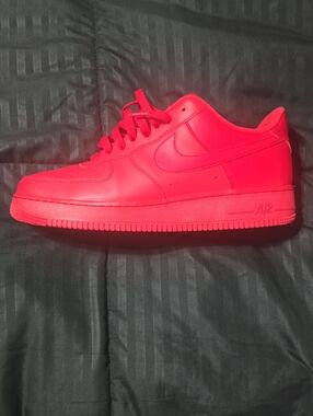 Nike All-Red Low Top Sneakers